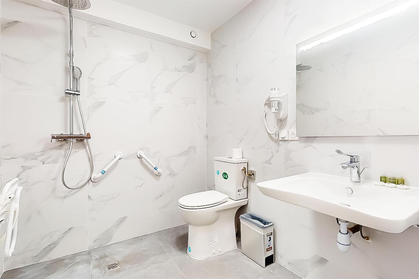 Triple Room with Private Bathroom